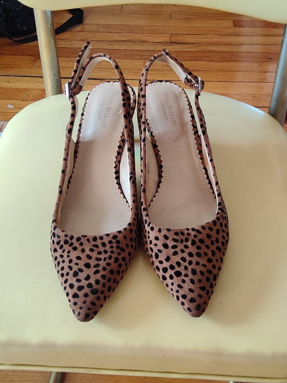 Isaac Mizrahi Leopard Print kitten heels